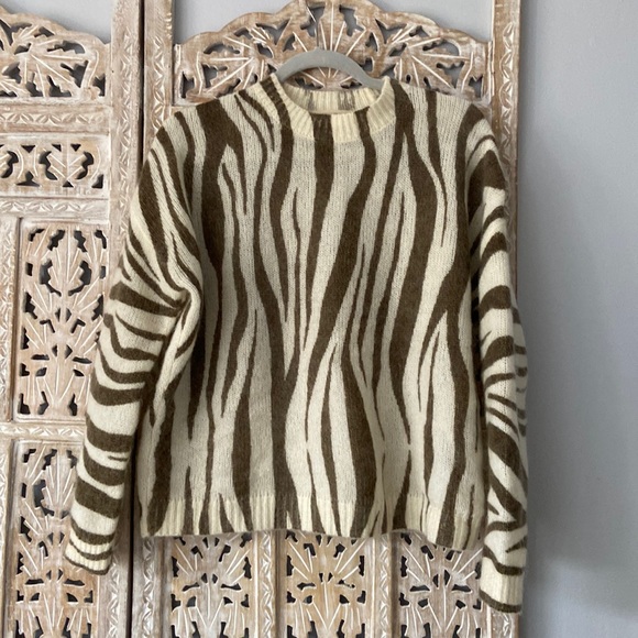 Sezane Indiana Sweater - Picture 2 of 6